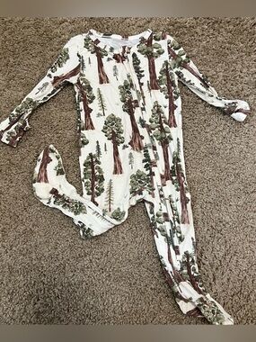 Angel Dear Zipper Footie Baby Pajamas 6-9 mos